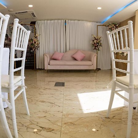 Diamond Star Hotel فندق النجمة الماسية Seeb Extérieur photo