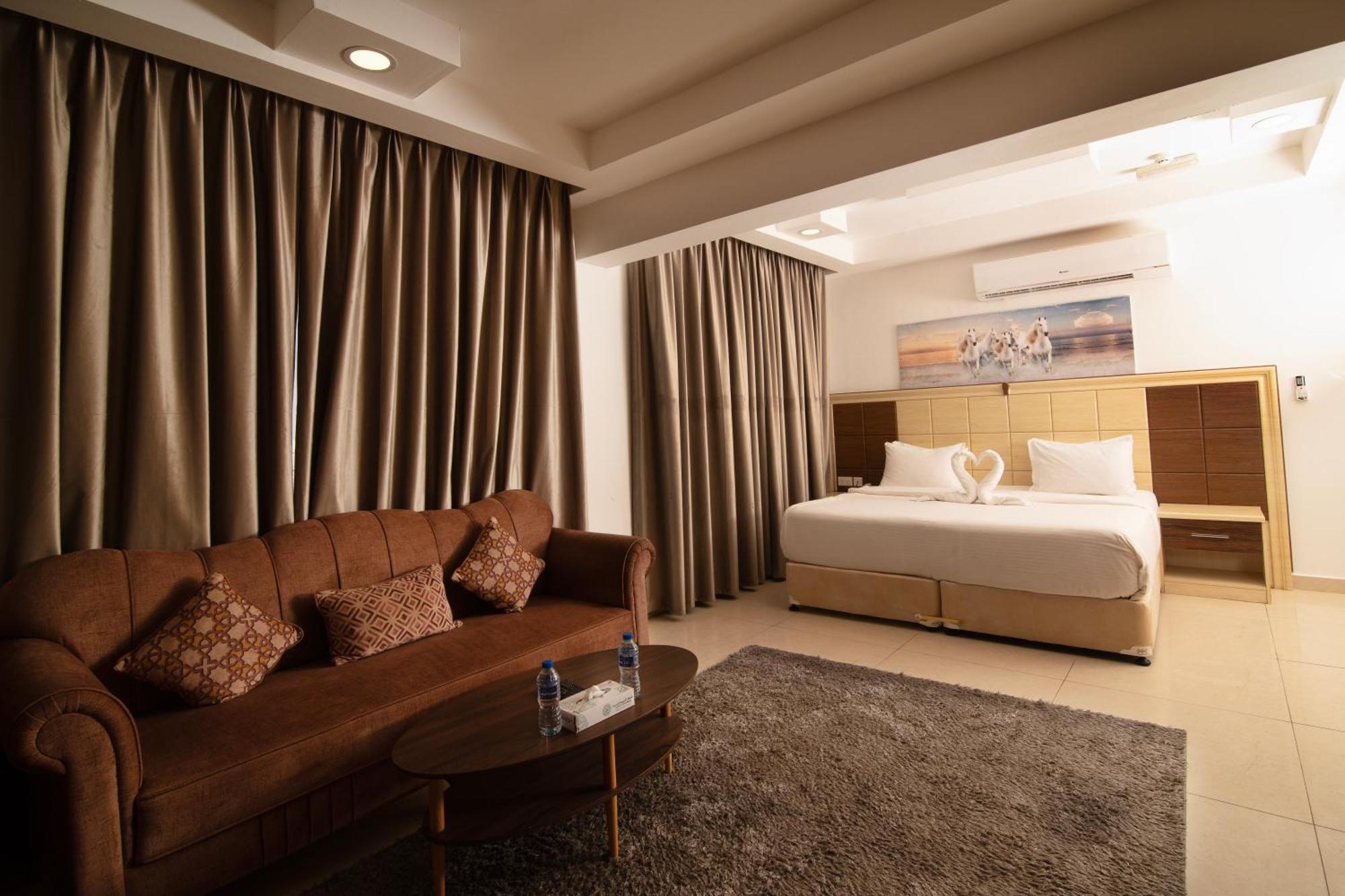 Diamond Star Hotel فندق النجمة الماسية Seeb Extérieur photo