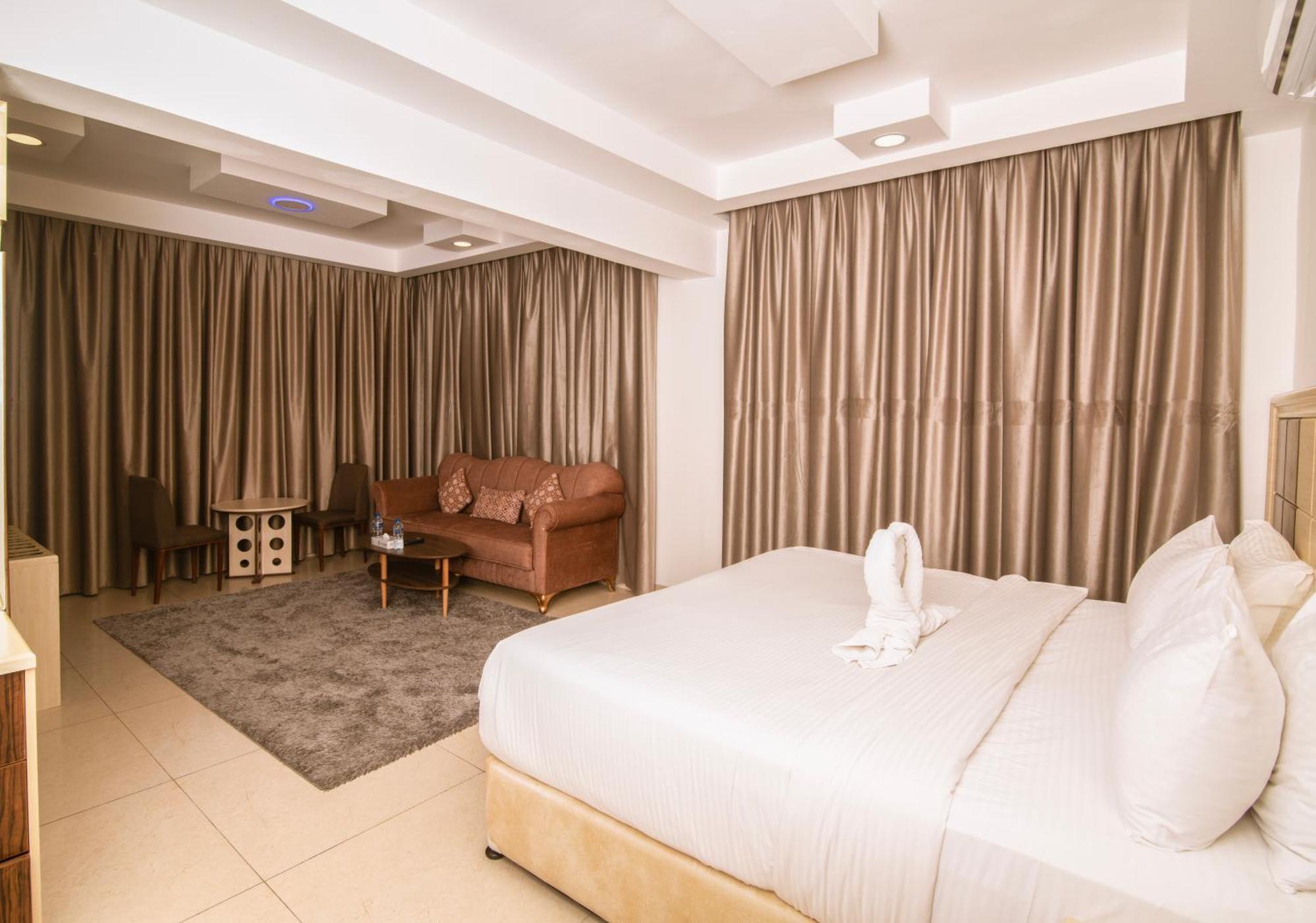 Diamond Star Hotel فندق النجمة الماسية Seeb Extérieur photo